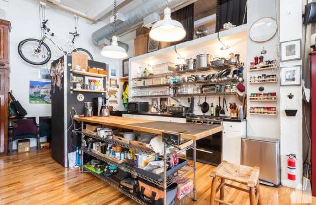 3312 North Ravenswood Avenue Gallery 3