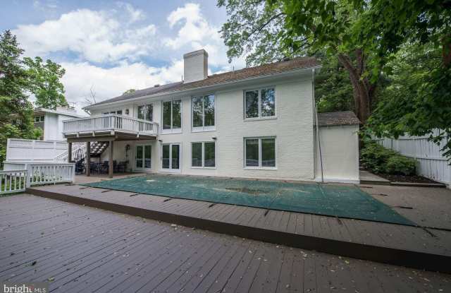 1018 SHIPMAN LANE Gallery 2