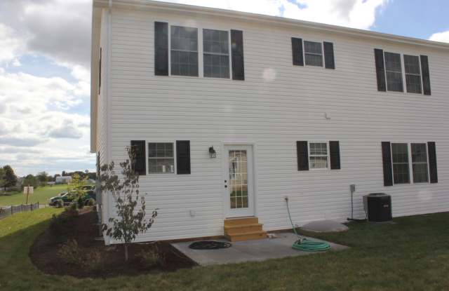 Duplex in Turner Ashby School District Gallery 4