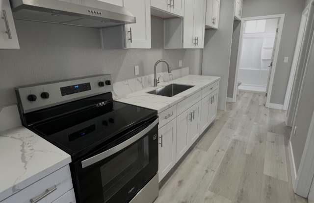 3213 38th Street - 2 Gallery 4