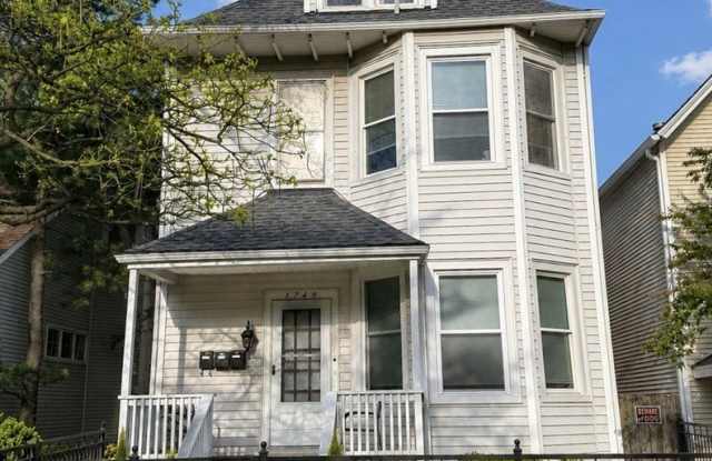 3749 N SEMINARY Avenue photos photos