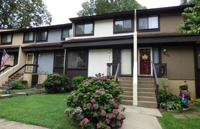 2253 COPPERSMITH SQ photos photos