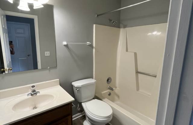 1302 Forest Knolls Circle Southeast Gallery 4