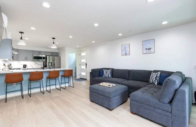 823 Island Ct Gallery 4