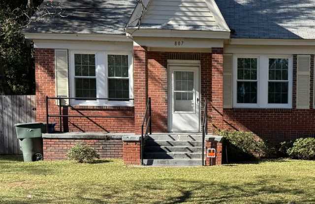 MOVE-IN READY & AVAILABLE NOW! photos photos
