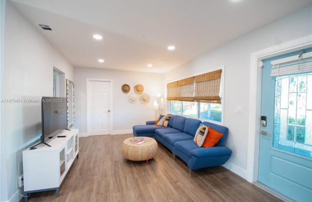 4881 NE 2nd Ave - 4881 Northeast 2nd Avenue, Oakland Park, FL 33334