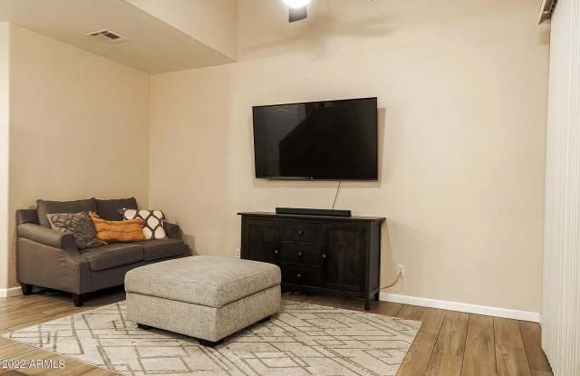 1015 S Val Vista Dr photos photos