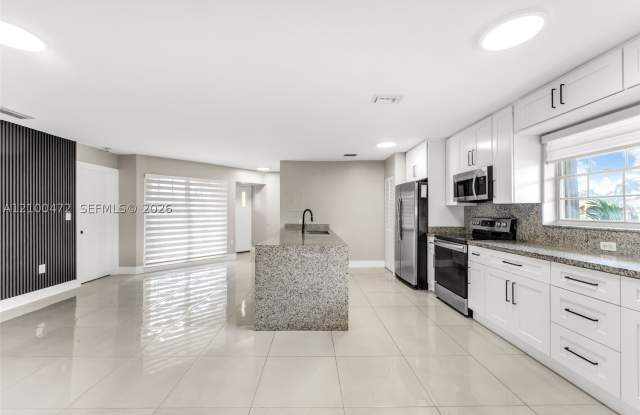 15635 SW 74th Cir Dr Gallery 1
