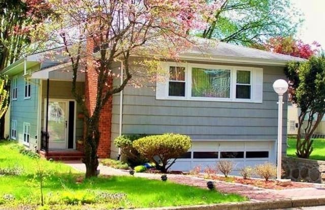 7 Sandrock Avenue - 7 Sandrock Avenue, Dobbs Ferry, NY 10522