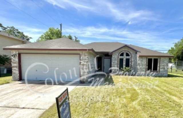 1100 Clairidge Ave photos photos