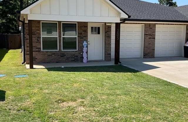 205 Isabella Street - 205 Isabella St, Mineola, TX 75773