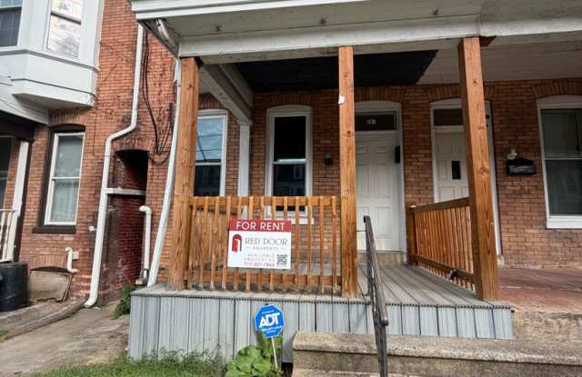 Student Housing -- 6 Bedroom Townhome by York College Gallery 2