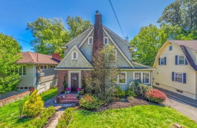 366 Gregory Ave photos photos