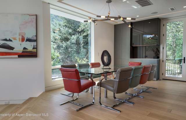1440 Crystal Lake Road Gallery 4