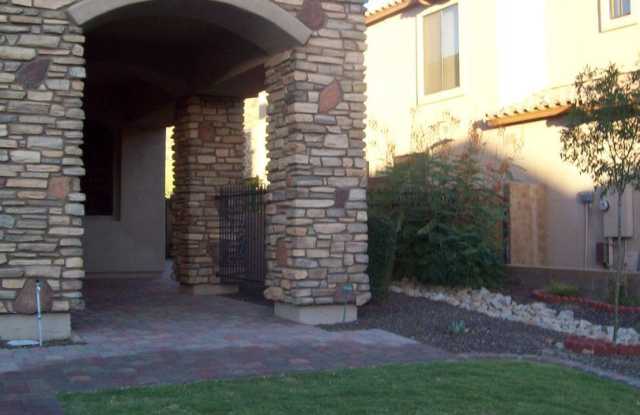 3651 N. Sonoran Hills Gallery 4