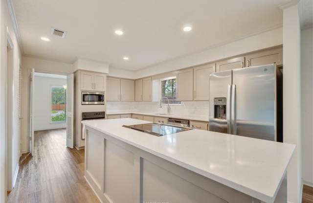 1603 Brook Hollow Drive Gallery 4