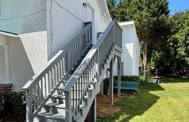 400 E LIBERTY Street photos photos