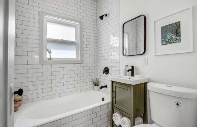 Adorable Bungalow style apartments in the heart of Virgil Village! photos photos