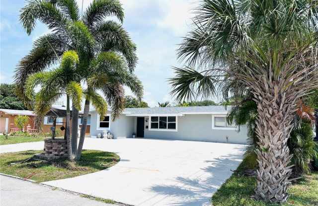 8761 NW 12th St photos photos