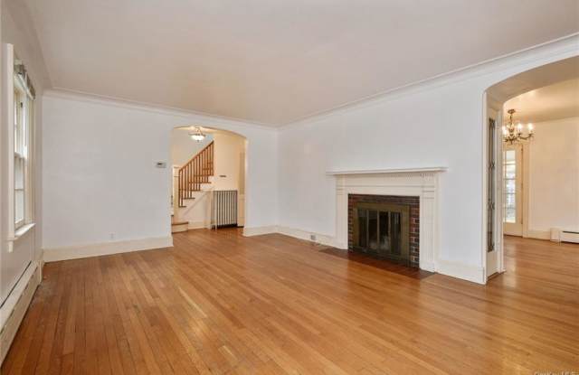 52 Sprague Road Gallery 4