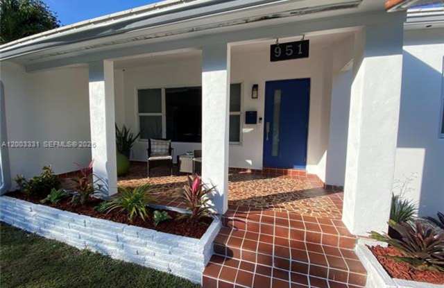 951 NE 116th St # 951, Biscayne Park, FL 33161 photos photos