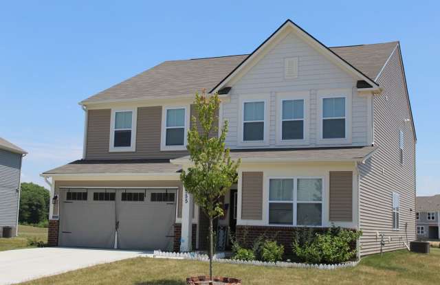 Beautiful 5 Bedroom Home in a Popular Avon Community! Gallery 3