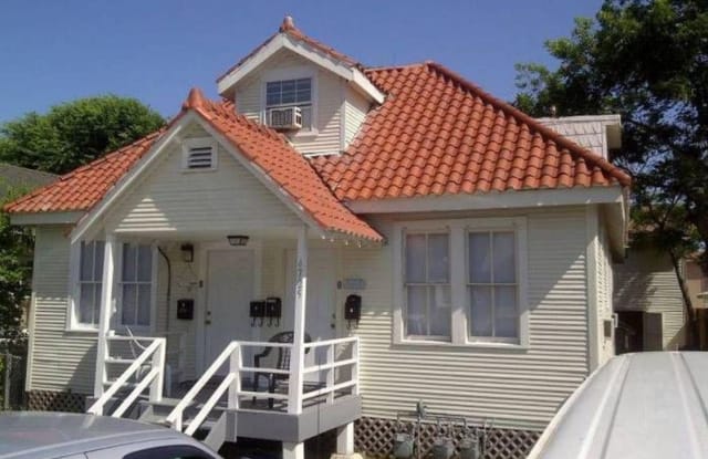 4725 Avenue R 1/2 3 - 4725 Ave R 1/2, Galveston, TX 77551