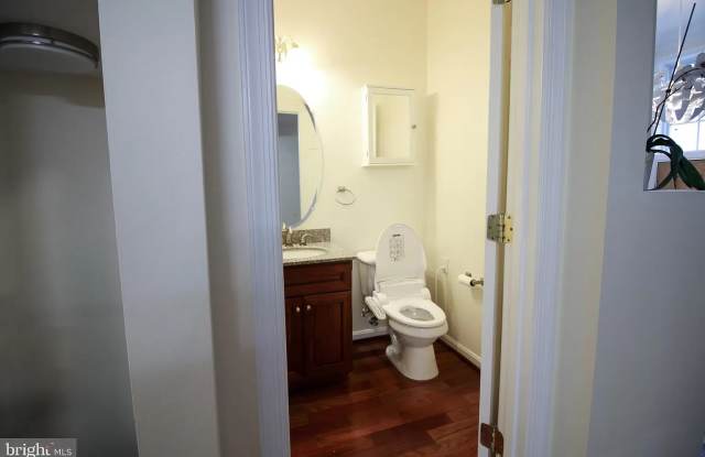 21138 Angela Square - 21138 Angela Square, Dulles Town Center, VA 20166