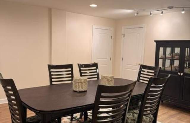 10582 CANTERBERRY Road Gallery 4