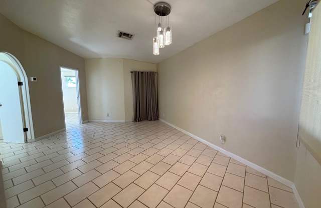 Perfect Two Bedroom Home Now Available!! Gallery 4