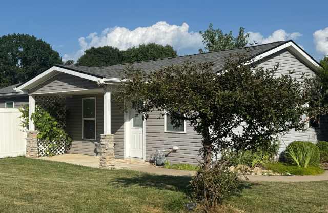 One Level Living - Single Family Home in South Columbia 4BD/2BA photos photos