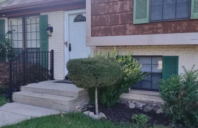 1945 Glenmoor Court Southeast Gallery 3