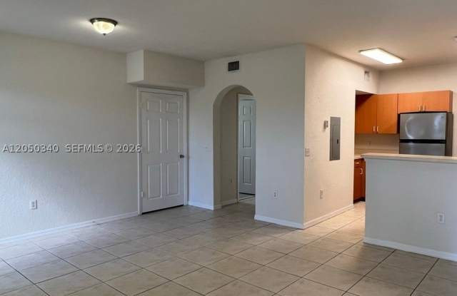 2006 Belmont Ln Gallery 3