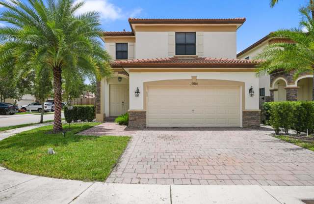 Luxury Furnished Rental in Doral – 12 or 7-Month Lease Option photos photos