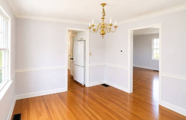 8 Baker Avenue Gallery 4