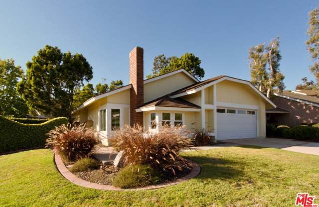 24621 Aquilla Dr photos photos