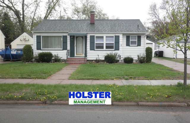 2 BR Ranch Style Home with Fenced-in Back Yard  1-Car Detached Garage photos photos