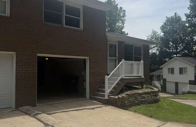 2401 Weaver Dr photos photos