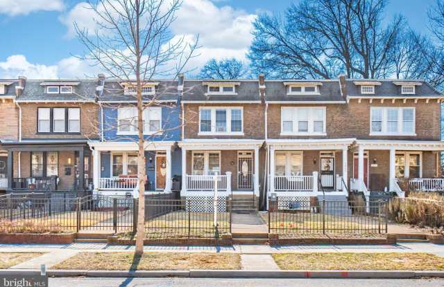 1805 POTOMAC Avenue SE photos photos