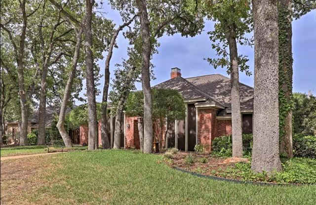 1902 Springbranch Drive Gallery 2