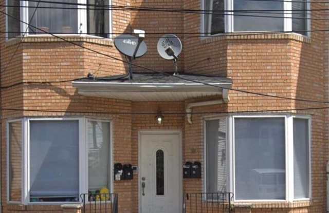 98 LEONARD ST Gallery 2