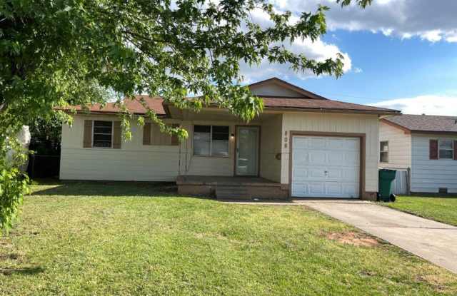 New paint, 3 bed 1 bath 1 car in SE Okc! photos photos