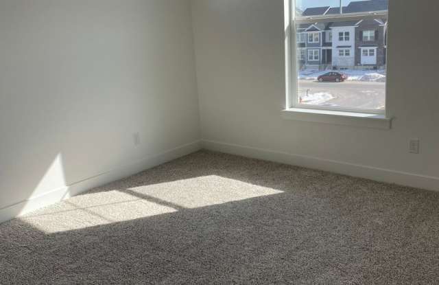 Condo in Prime  Lehi Location Gallery 4