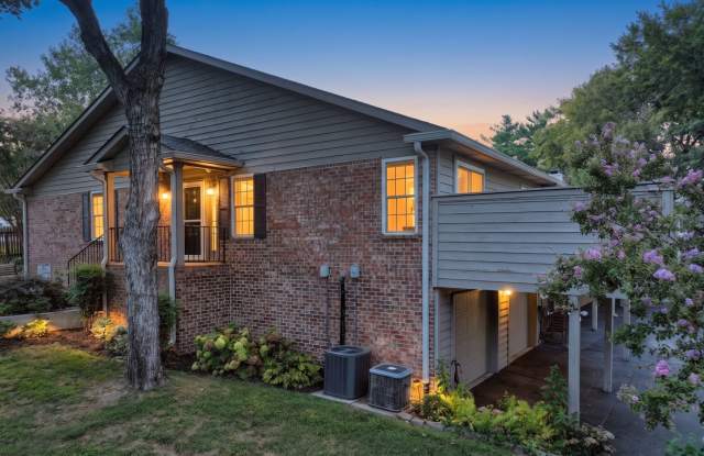 Tranquil End-Unit Nashville Townhome with Private Deck, 2-Car Garage & Modern Updates photos photos