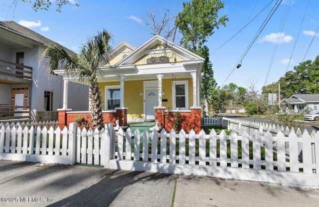 Charming 3BR House in Jacksonville Gallery 4