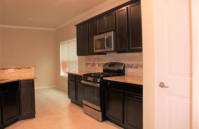 5821 Bindweed Street Gallery 4
