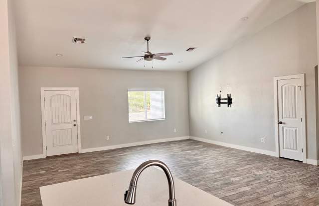 526 Heritage Circle photos photos