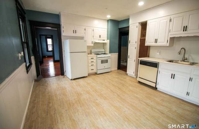 73 Lounsbury Street unit: 3 photos photos