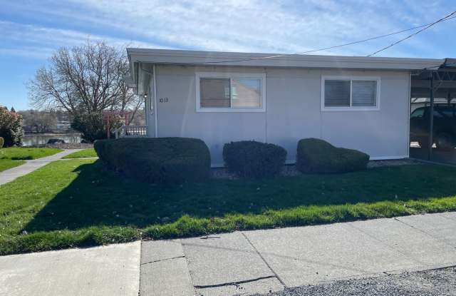 Updated Duplex in Great Location!! photos photos