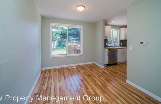 18 77th Street SE Gallery 3